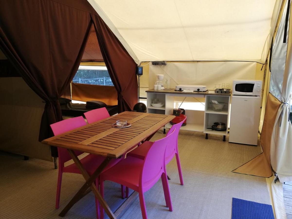 Camping La Fritillaire Hotel Savigny-en-véron Zewnętrze zdjęcie